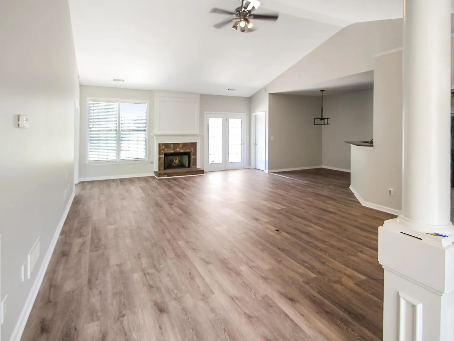 3 bed, 2.5 bath, 2123 sqft, $2,500 — Photo 3