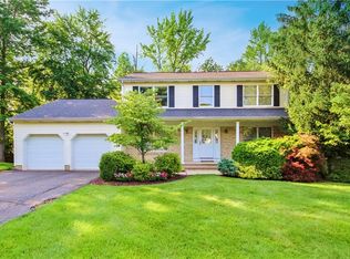 8 Vanderwater Ct, East Brunswick, NJ 08816
