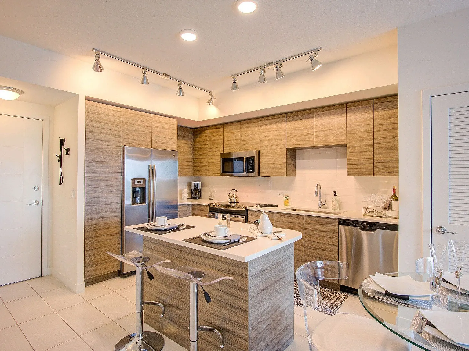 Windsor at Pembroke Gardens — Photo 4