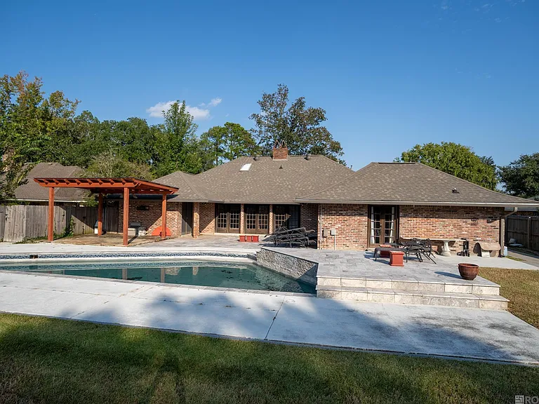 3736 Sessions Dr — Photo 33