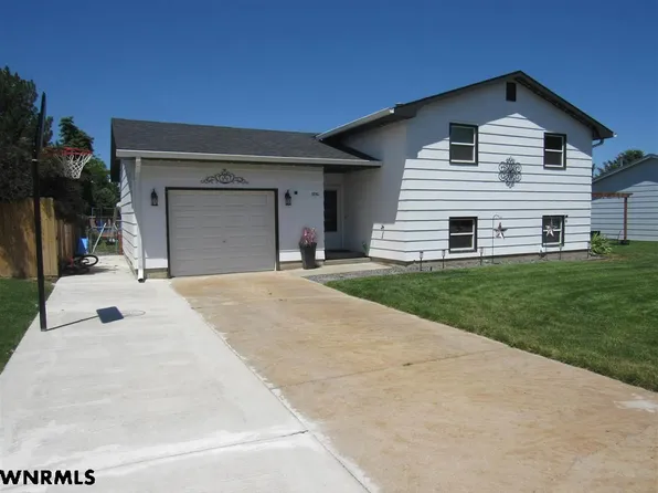 1850 Kings Rd, Gering, NE 69341