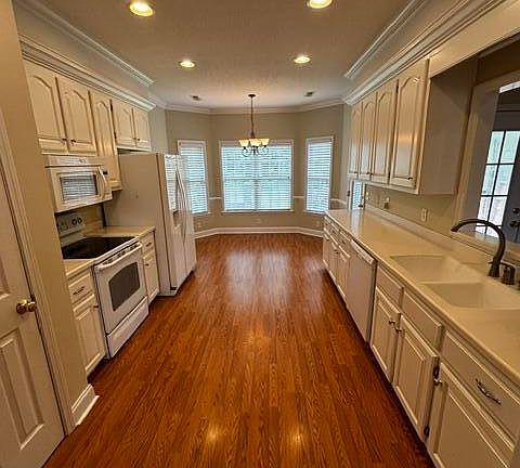 4th image of 1835 Beachforest Way