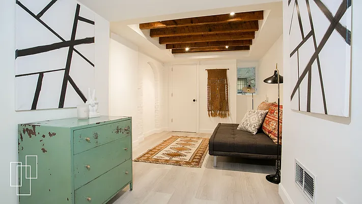 Sold by Garfield Realty  | media 9