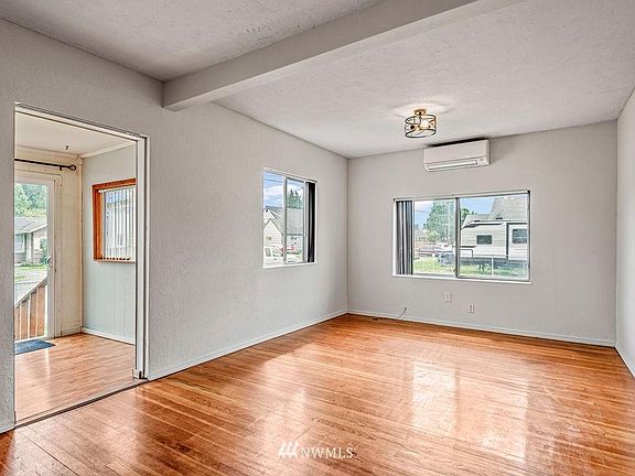 3rd image of 1103 S 7th Ave