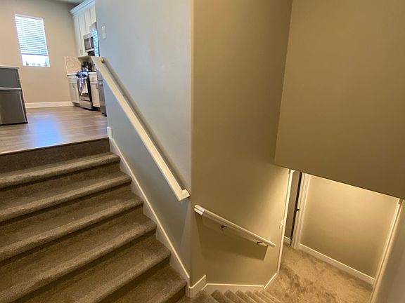 3rd image of 1722 W Shade Ln