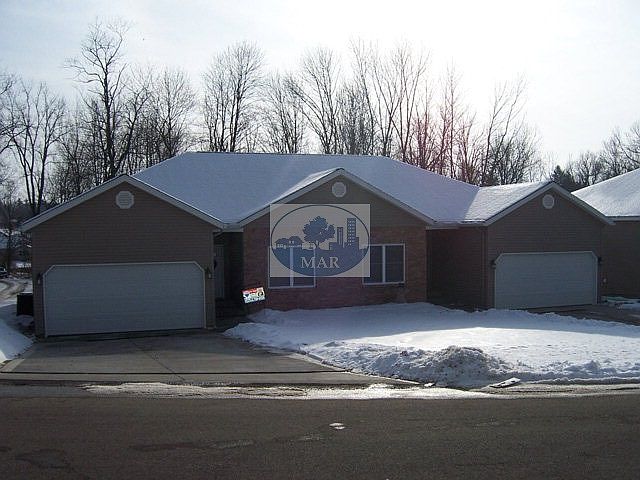 1st image of 689 Kennedy Dr