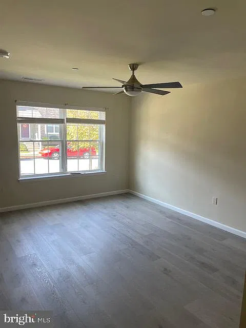 3 bed, 1.5 bath, 1440 sqft, $1,900 — Photo 4