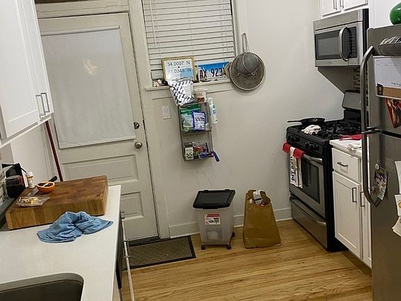 3rd image of 4841 N Ashland Ave #1D
