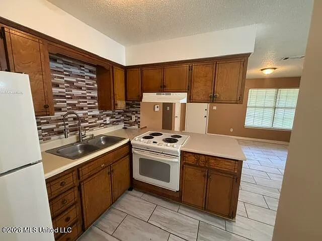 3 bed, 1.5 bath, 1116 sqft, $1,100 — Photo 4