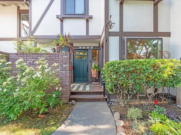 2522 Exeter Square Ln, Sacramento, CA 95825