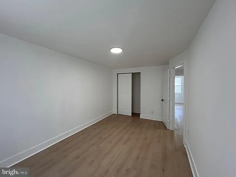 8033 Williams Ave — Photo 15