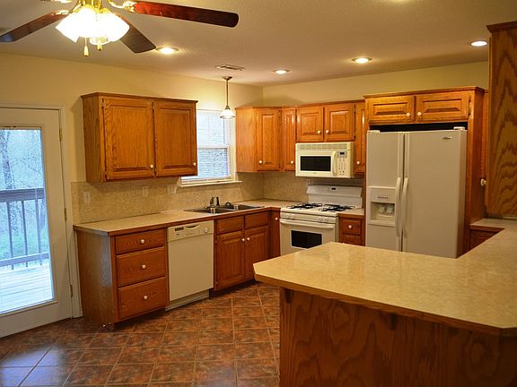 4th image of 5513 E State Highway 264
