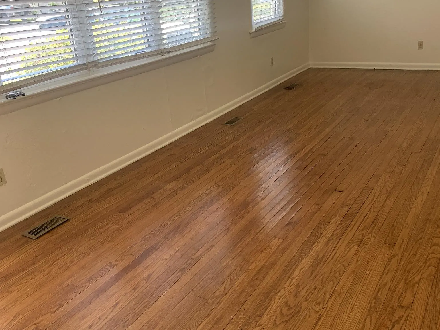 3 bed, 1.5 bath, 1070 sqft, $1,600 — Photo 4