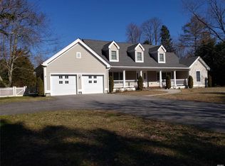 23 Summerset Dr, Smithtown, NY 11787