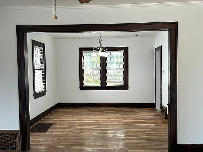 1011 Maple Row — Photo 2