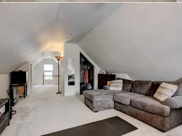 (undisclosed Address), North Chelmsford, MA 01863