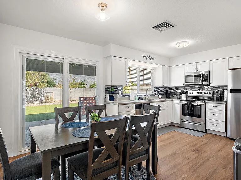2802 N Pennington Dr — Photo 22