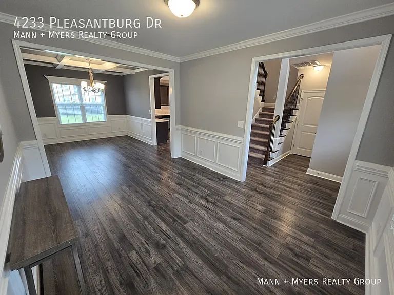 4233 Pleasantburg Dr — Photo 7