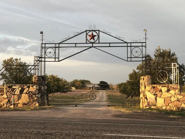 731 Tinker Rd, Quanah, TX 79252