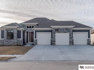 17225 Bondesson St, Bennington, NE 68007