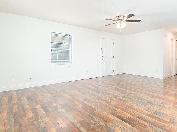 4th image of 70 Shores Blvd