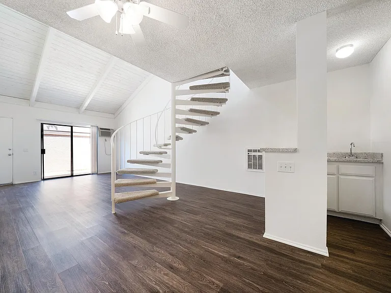 The Terrace Apartments — Photo 32