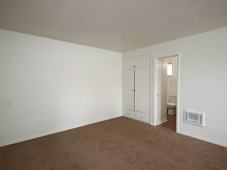 700 E Villa St #C — Photo 2