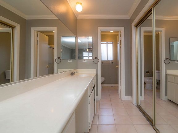 5th image of 134 Claraday St #3