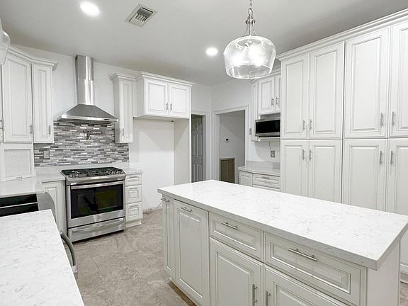 5th image of 128 E 43rd Pl