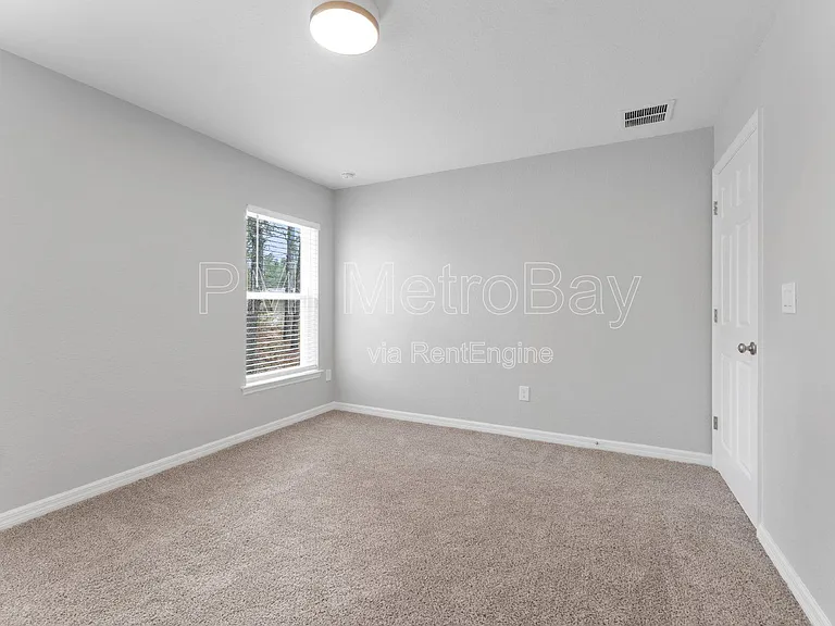 9461 N Sandree Dr — Photo 32