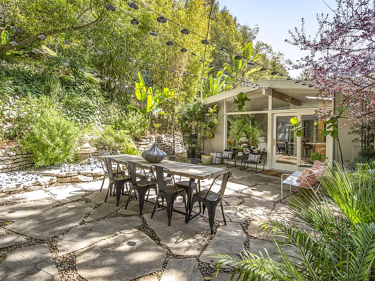 10003 Westwanda Dr — Photo 1