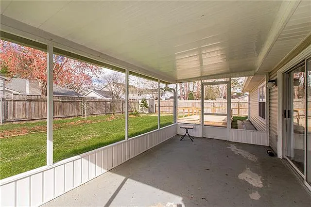 119 Larchwood Dr — Photo 19