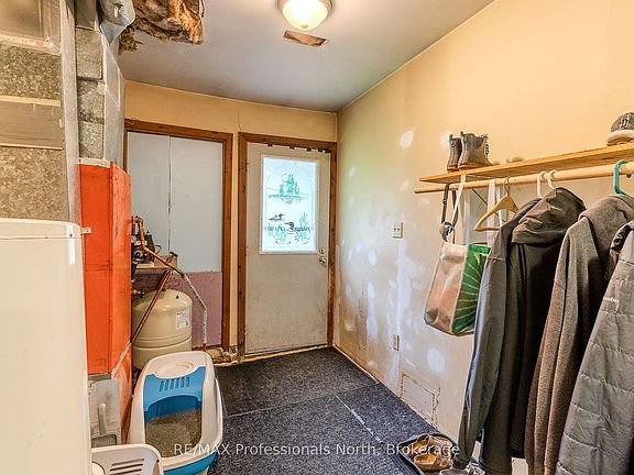 4th image of 3120 Gelert Rd