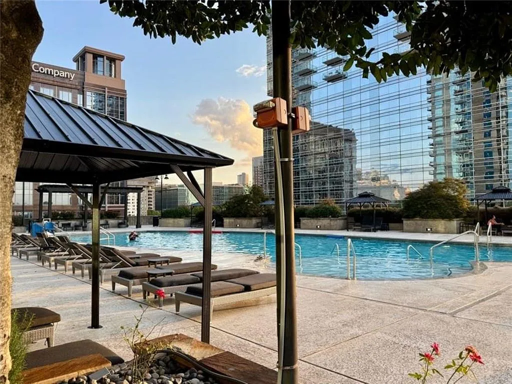 2 bed, 2.0 bath, 1075 sqft, $2,690 — Photo 4
