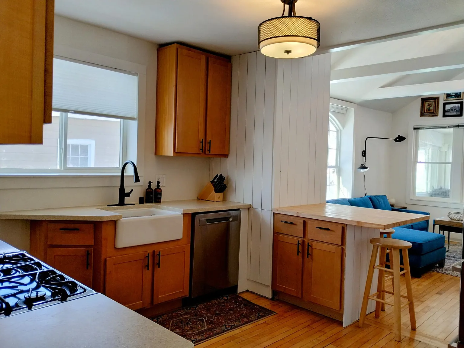 2 bed, 726 sqft, $1,600 — Photo 1
