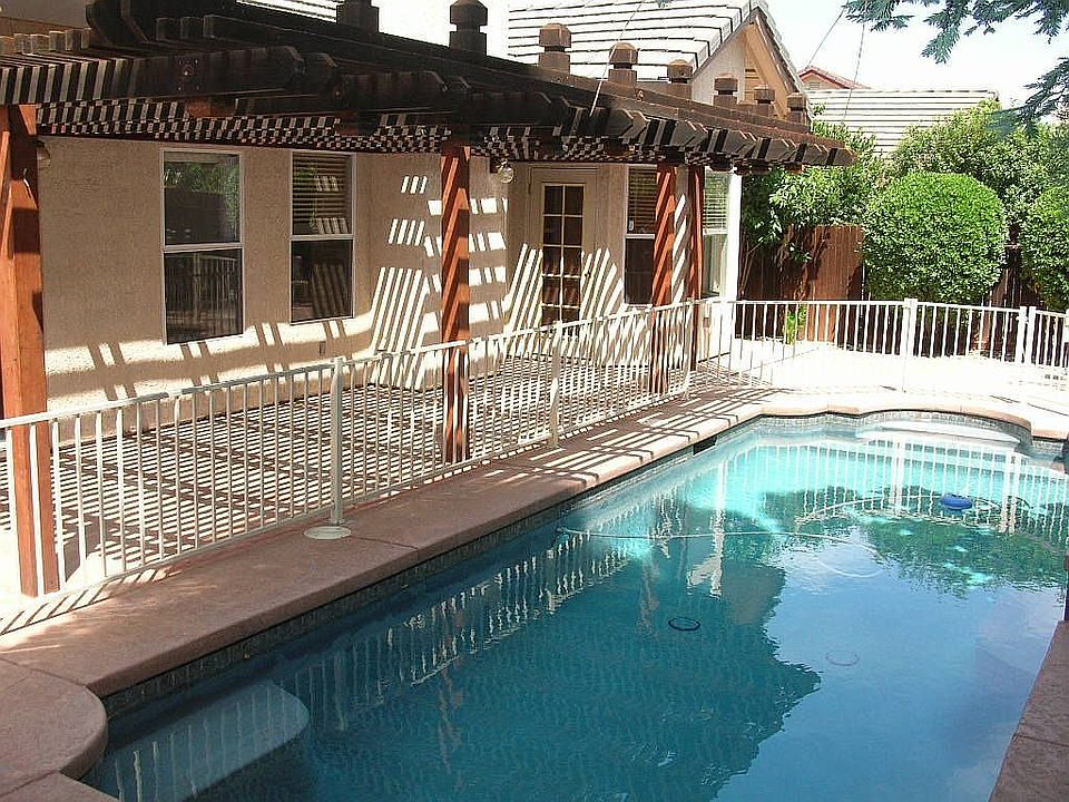 Gated Pool w/ Water Feature