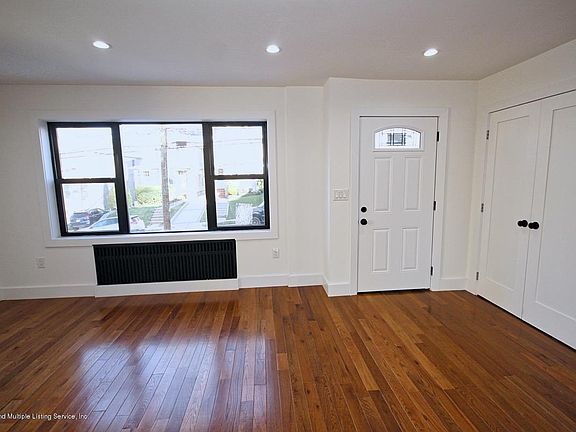 4th image of 416 Davis Ave