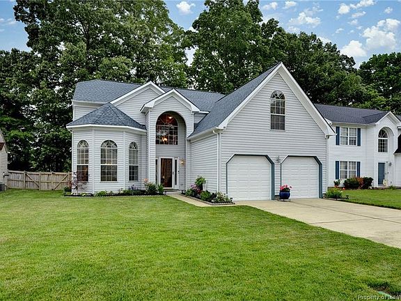 2nd image of 916 Holbrook Dr