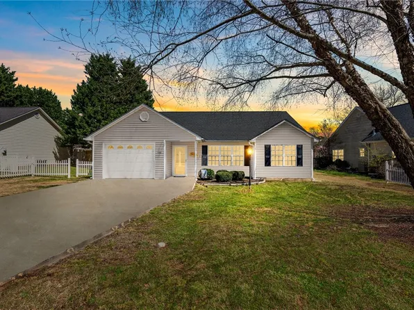 102 Ashwood Ln, Anderson, SC 29625