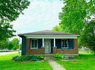 202 Cherry St, Marshall, IL 62441