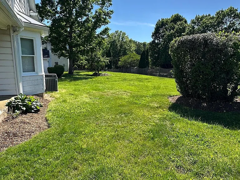 6501 Glenbard Ct — Photo 3