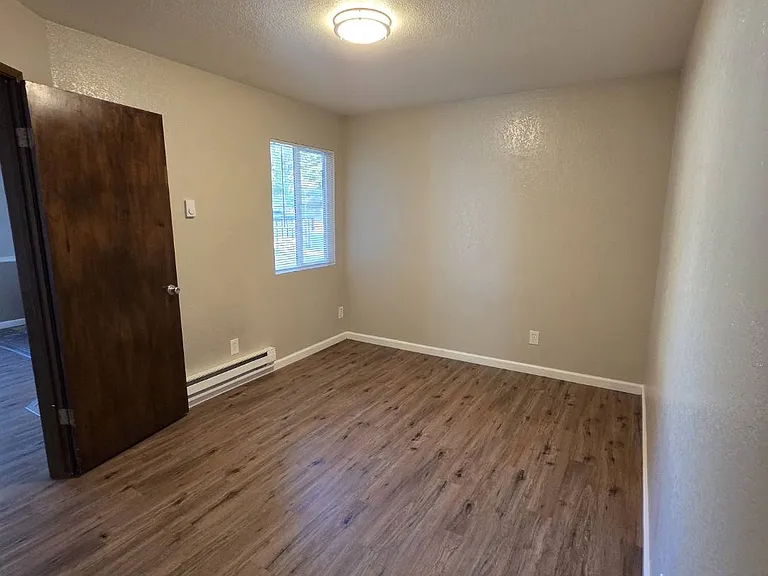 240 Breakwater Dr — Photo 4