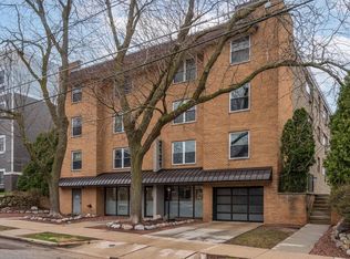 2121 N Cambridge Ave APT 202, Milwaukee, WI 53202
