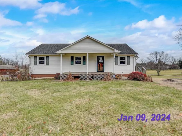 477 Pleasant Acre Dr, Mocksville, NC 27028
