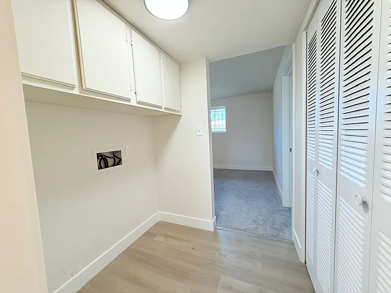 4770 Newton Dr — Photo 27