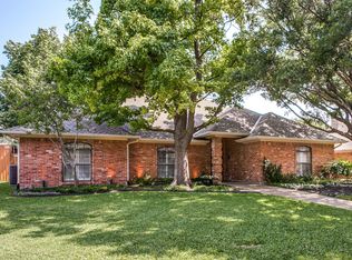 9743 Windham Dr, Dallas, TX 75243