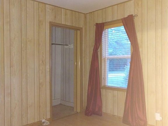 4th image of 4023 Wood St