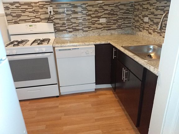 Kitchen with dishwasher
