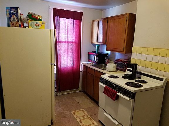 2nd image of 2130 W Spencer St