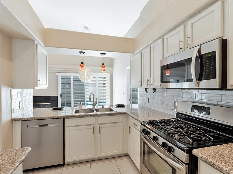 5049 Forest Oaks Dr — Photo 11